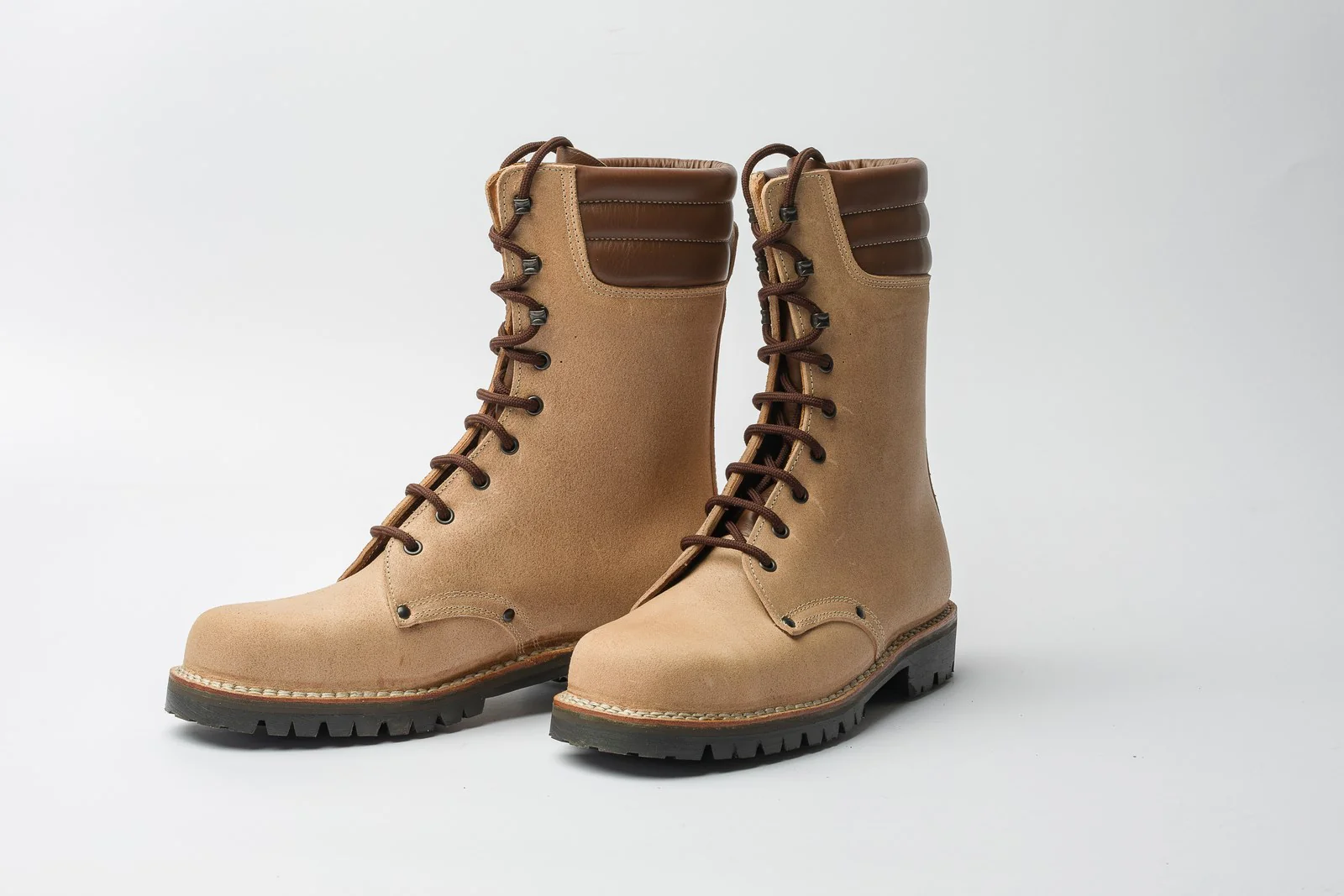 Scarpone in vacchetta con salsicciotto - immagine 2