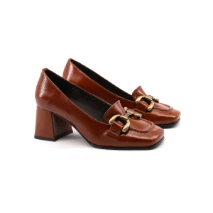 Mocassino donna in vernice con morsetto
