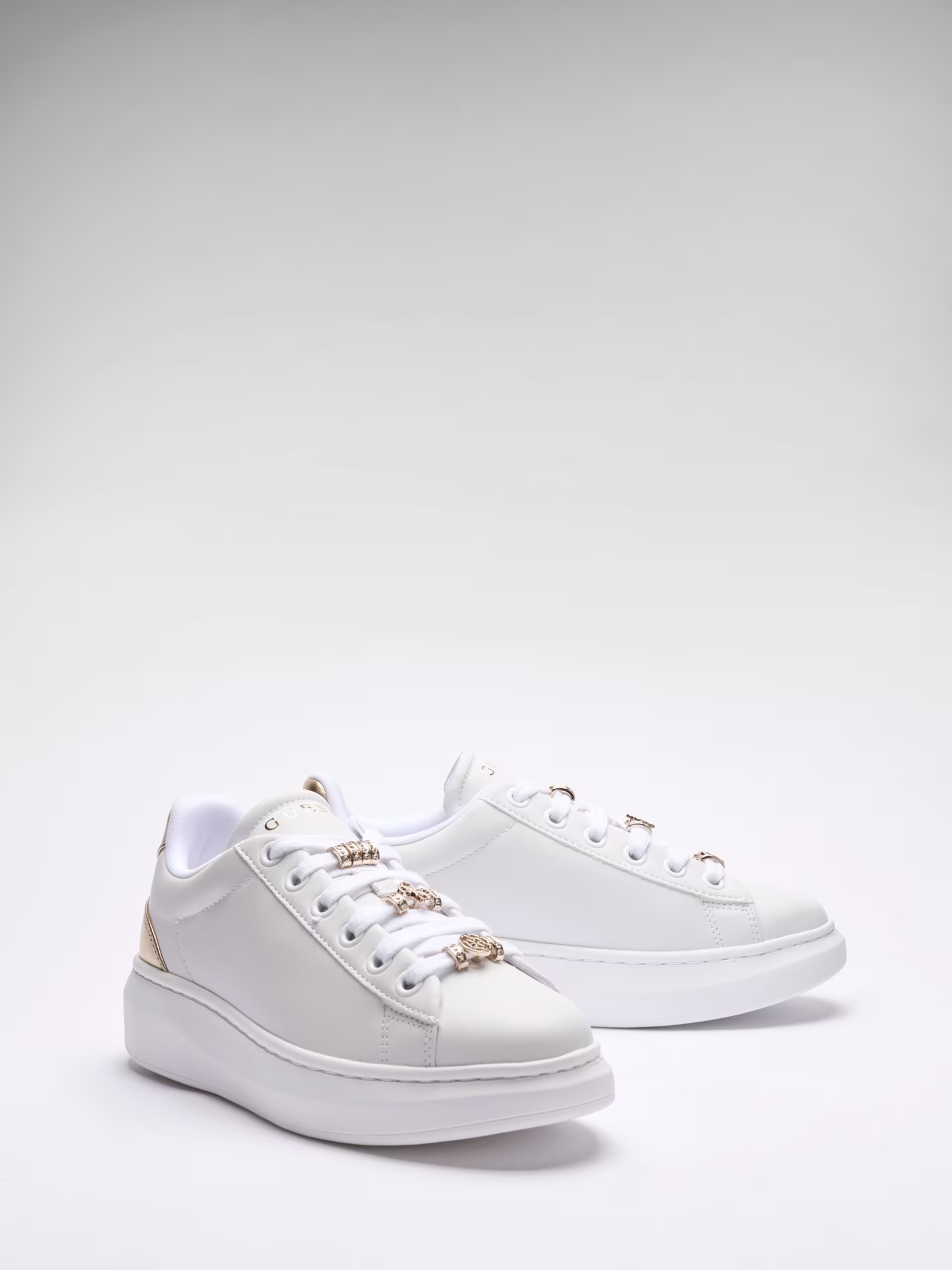 GUESS SNEAKERS FIONA CHARMS