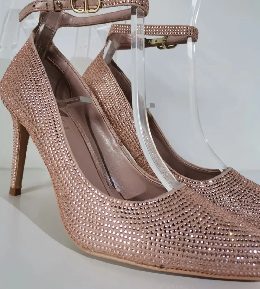 Twinset décolleté in pelle con strass - immagine 5