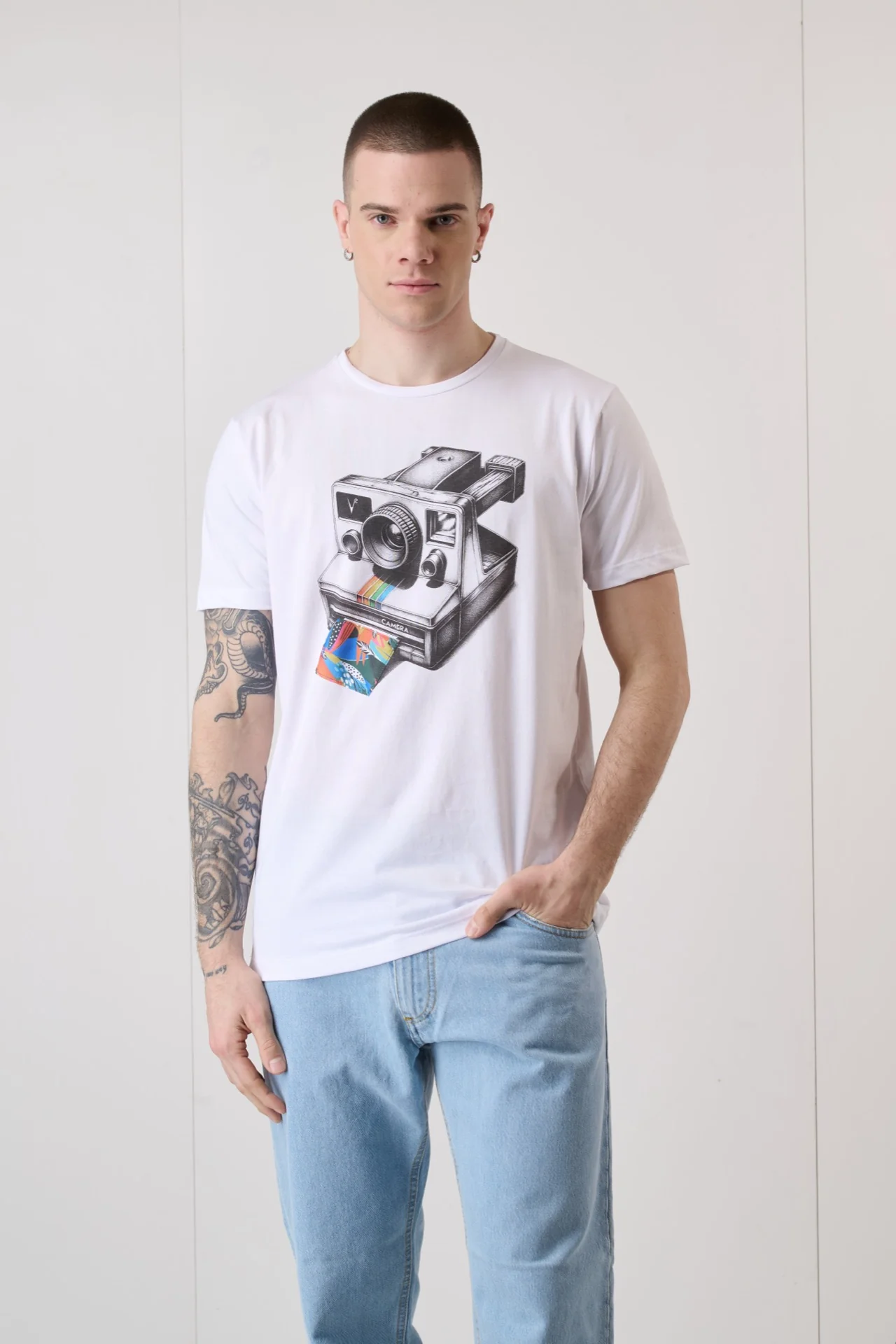 T-Shirt Bianca con Stampa Macchina Fotografica e inserto in tessuto V2 - immagine 2