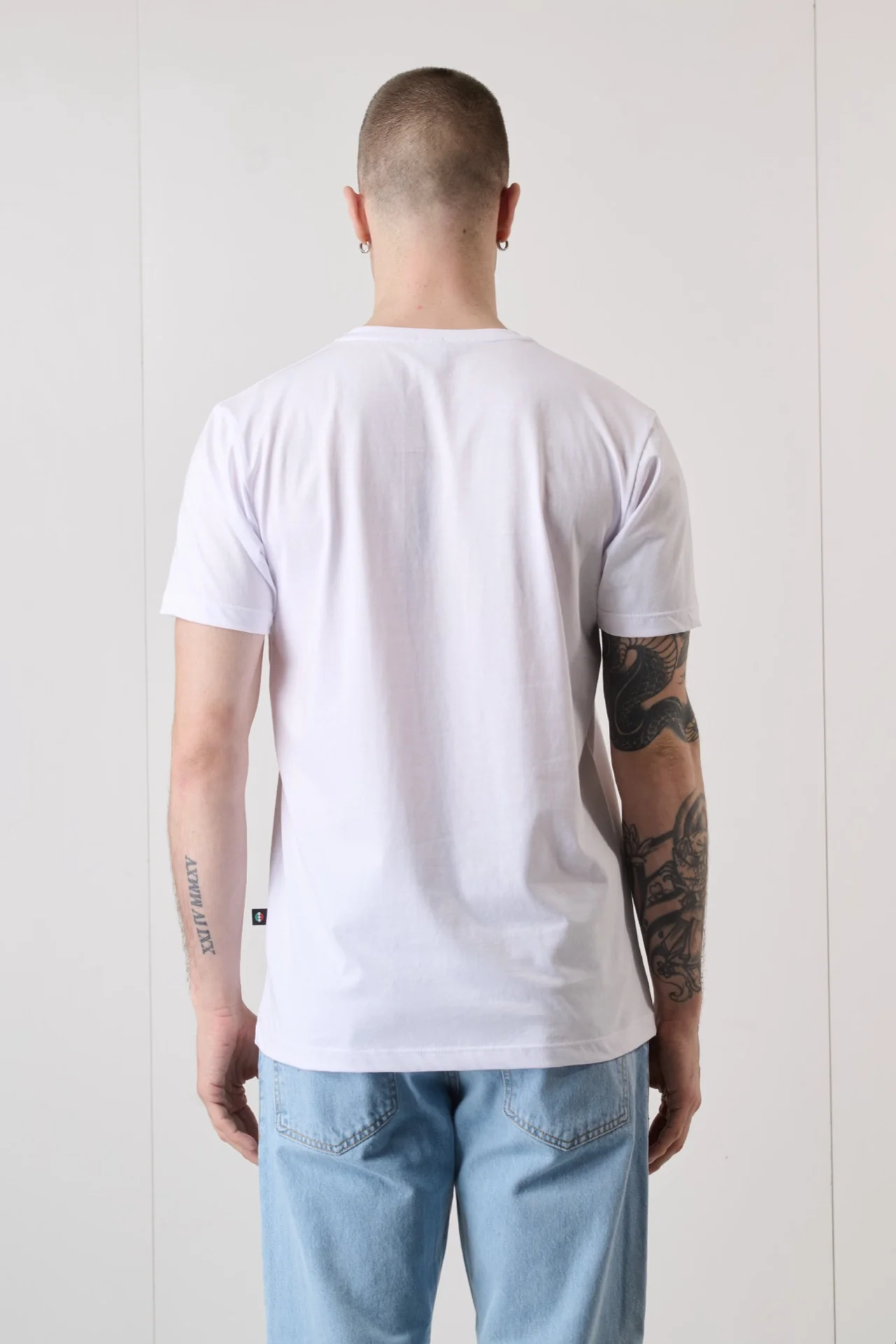 T-Shirt Bianca con Stampa Macchina Fotografica e inserto in tessuto V2 - immagine 4