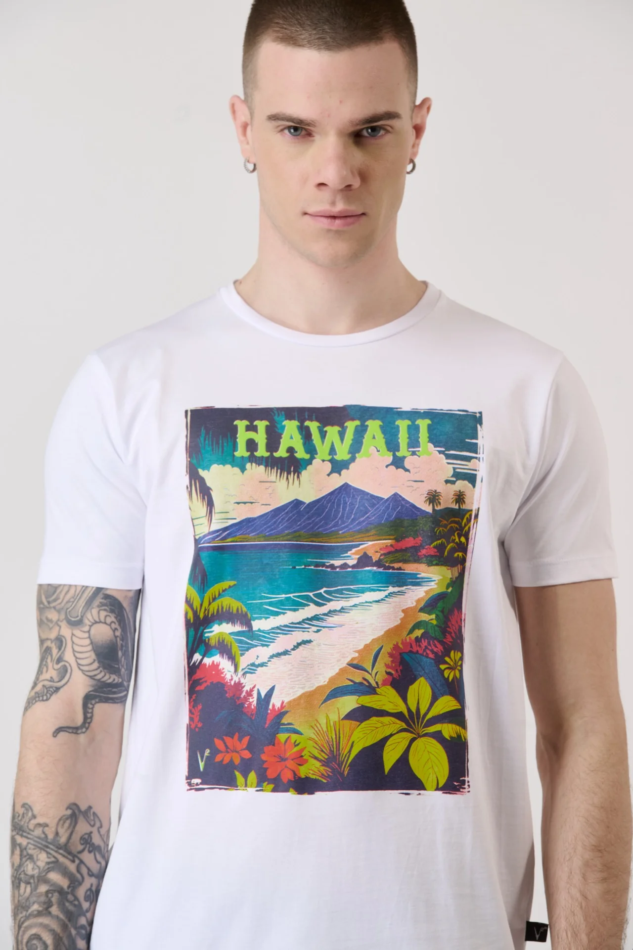 T-Shirt Bianca con Stampa Hawaii e interno collo in tessuto V2 - immagine 2