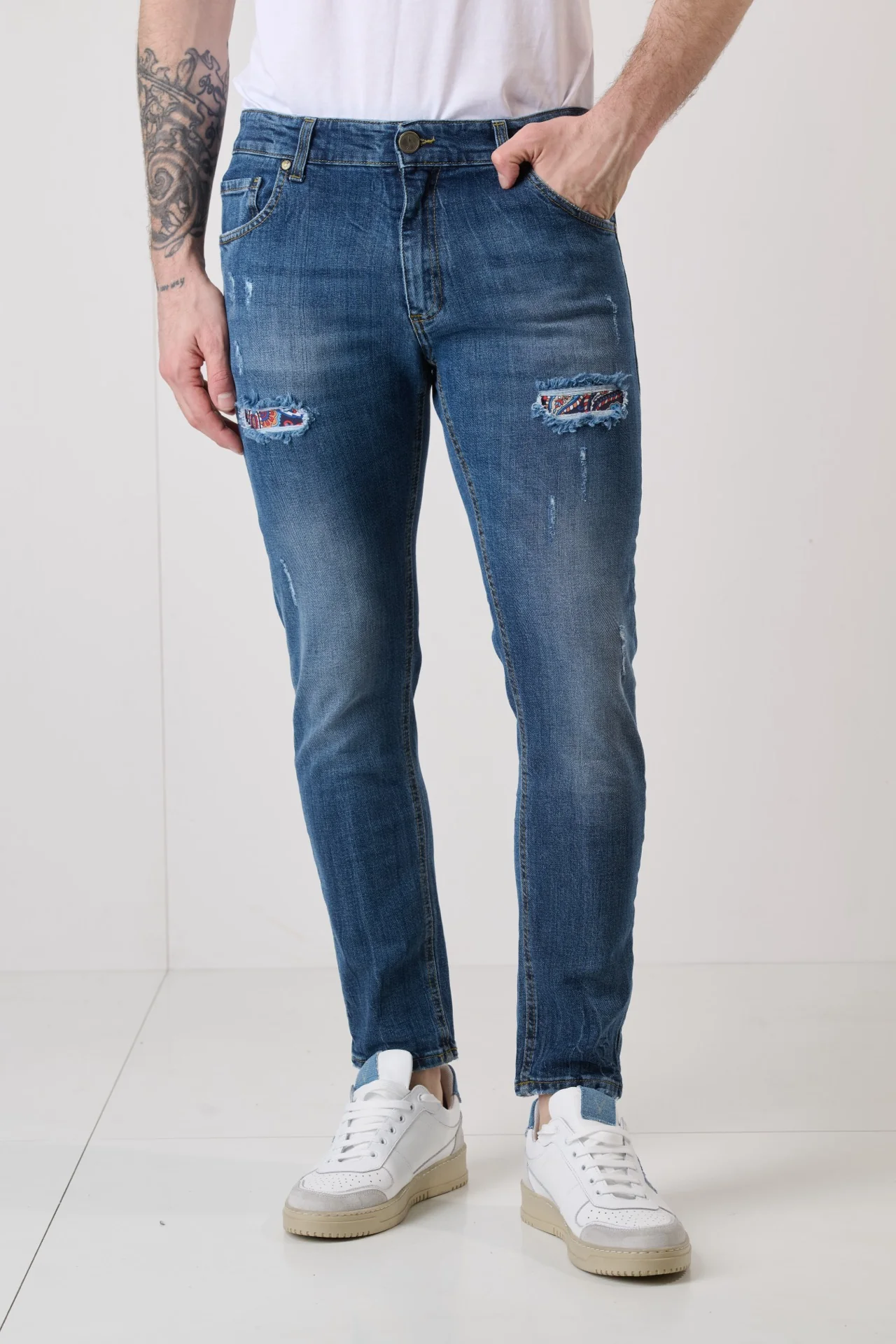 LONDON - Jeans Slim Fit - Blu con doppia Patch frontale e tasca in tessuto V2 - immagine 2