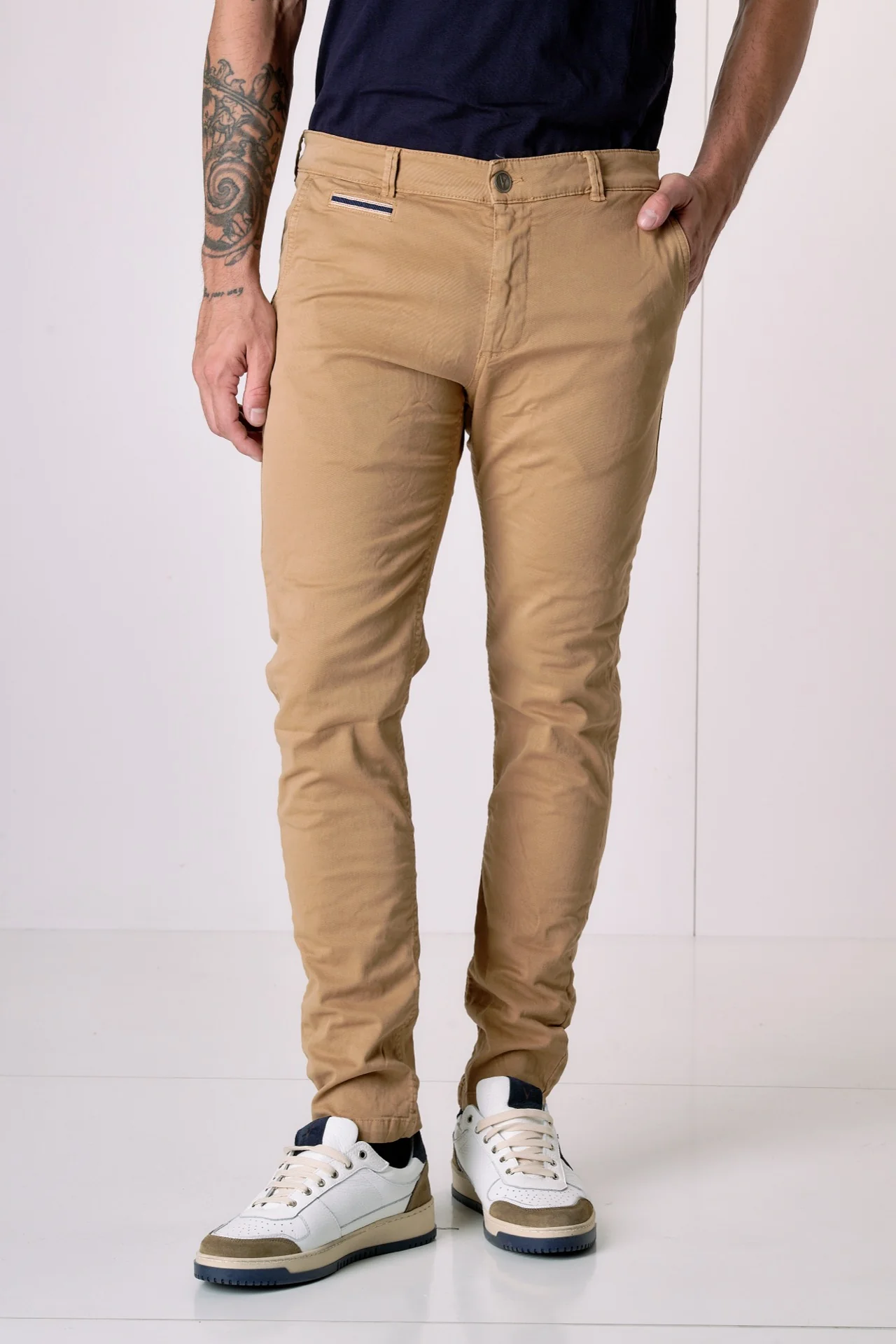 ROMA - Chino in cotone elasticizzato Biscotto con Salpa in tessuto V2 - immagine 4