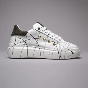 VEGA - Sneakers a suola alta retro Camouflage con borchie e schizzi di vernice