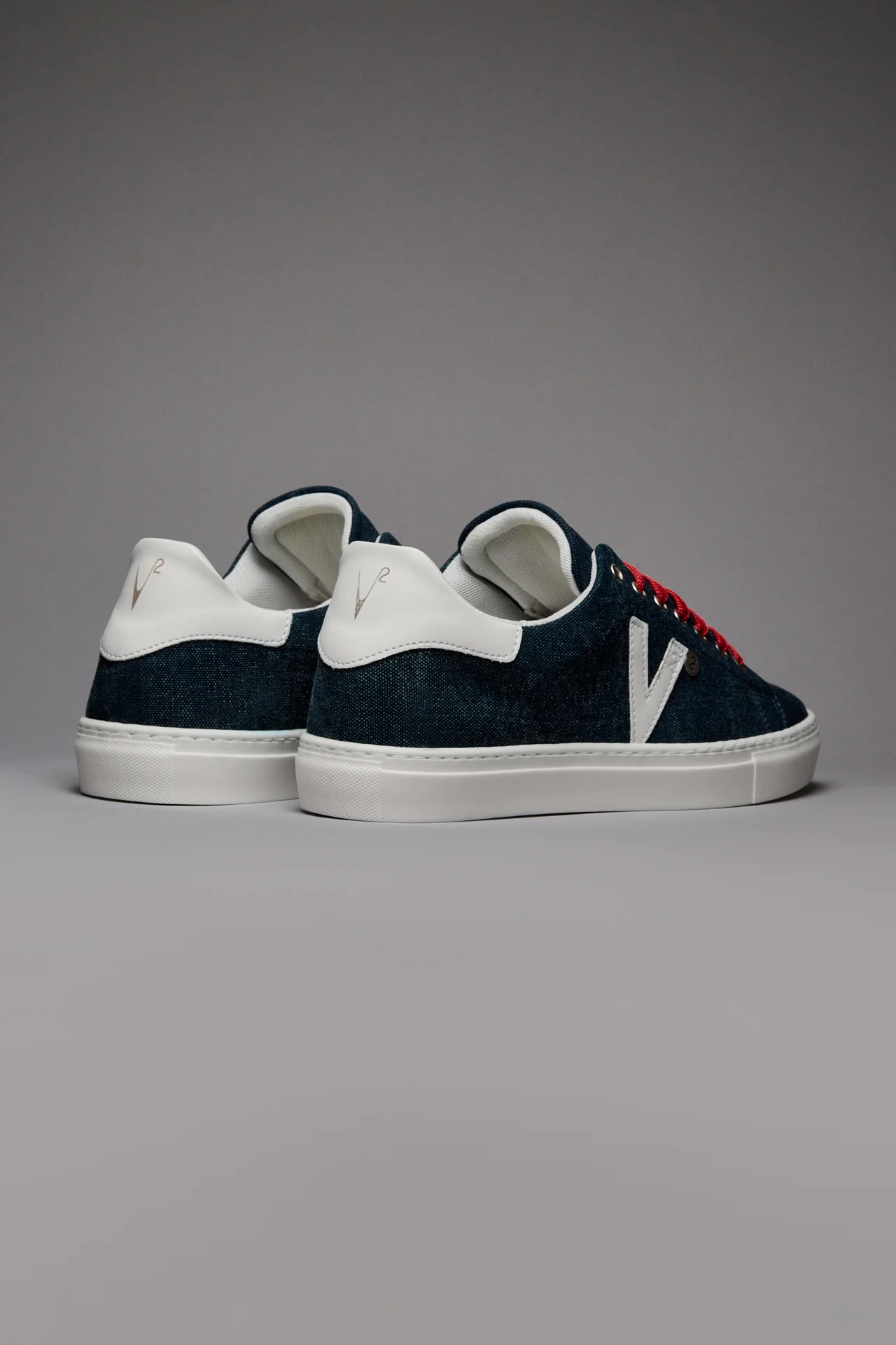 NUVOLA - Sneakers in tela Blu con lacci Rossi - immagine 4