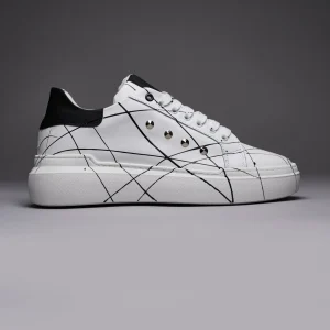 VEGA - Sneakers a suola alta retro Nero con borchie e schizzi di vernice