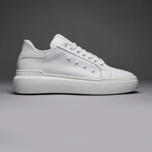 VEGA - Sneakers a suola alta retro Bianco con borchie e schizzi di vernice