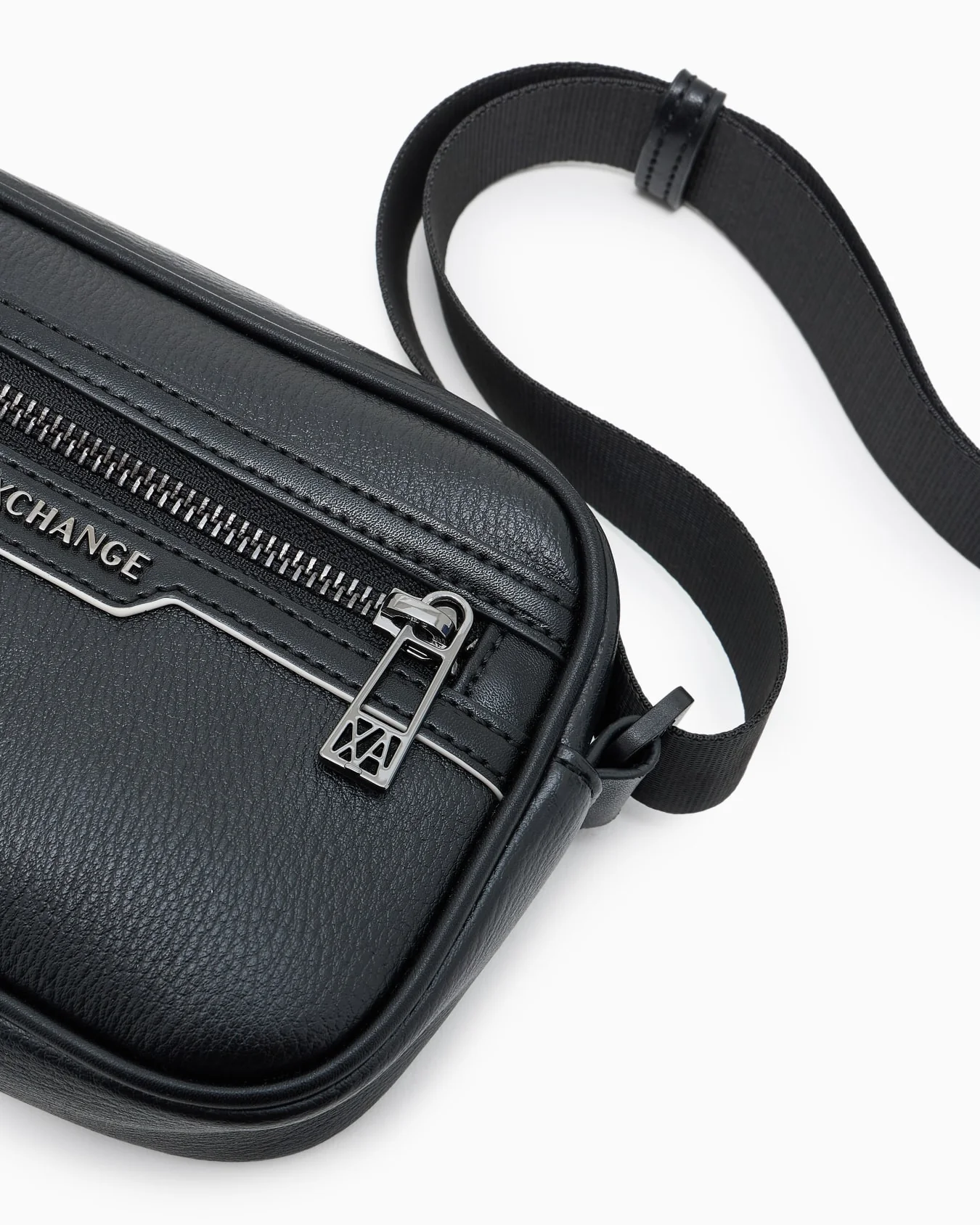 Armani Exchange tracolla nera uomo effetto lucido - immagine 3