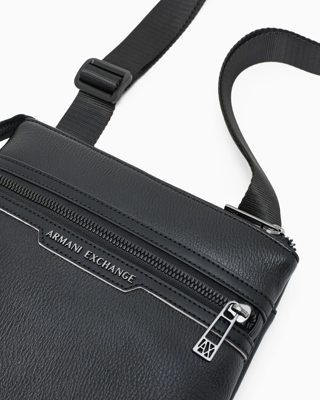 Armani Exchange tracolla uomo nera con tasca esterna - immagine 3