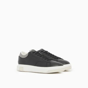 Armani Exchange sneakers nere con dettagli sul retro