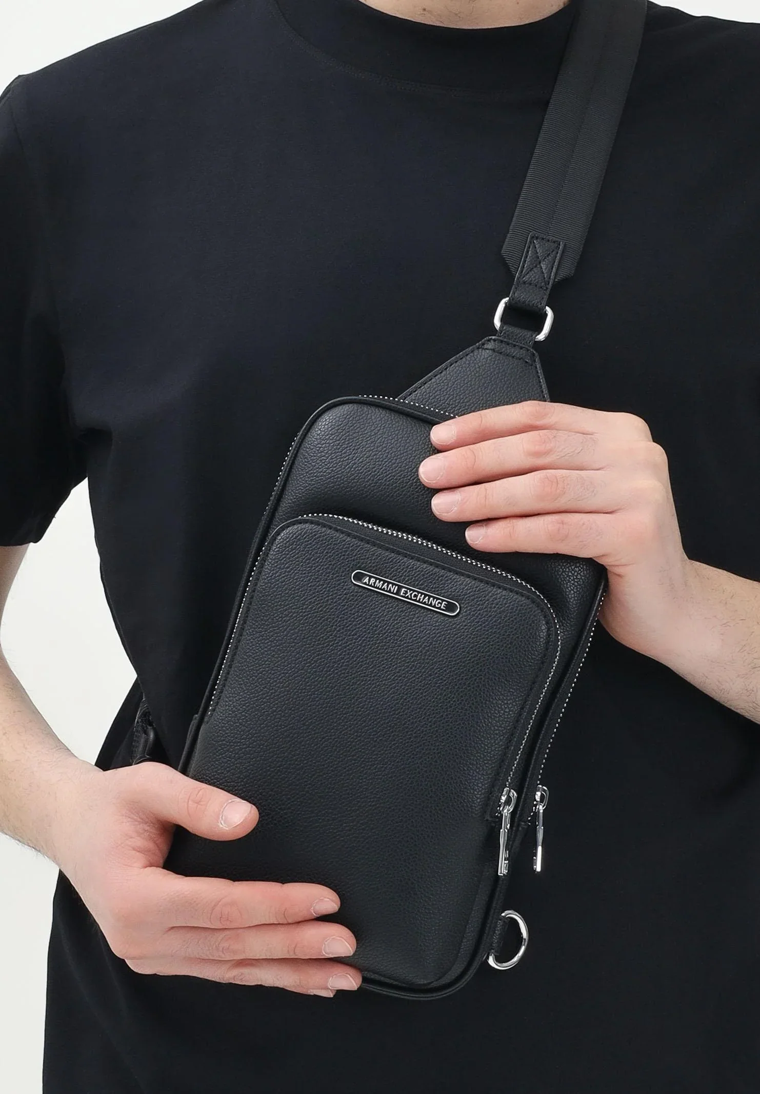 Armani Exchange Borsa monospalla con due tasche - immagine 4